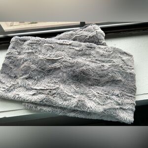 Women LOFT thick infinity scarf, fuzzy gray